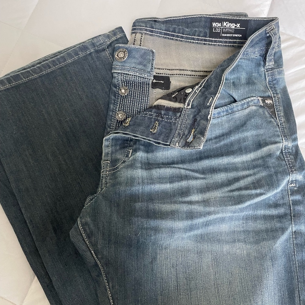 Men’s slim boot cut stretch jeans